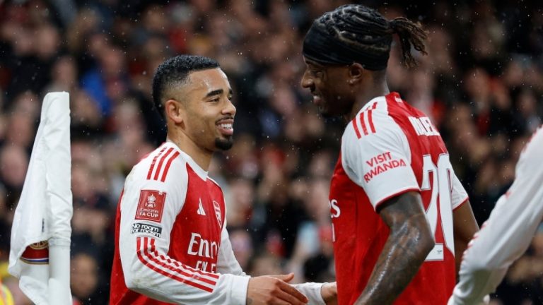 Arsenal domine avec facilité