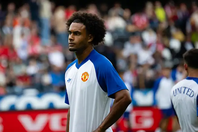 Manchester United beat Rosenborg 5-0 as Zirkzee impresses
