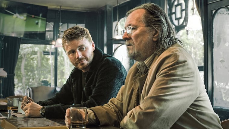 Gary Oldman laisse entendre que Jack Lowden a été choisi comme le prochain James Bond : « Ils ont fait leur choix »